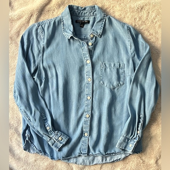 {NOT FOR SALE} Banana Republic Untucked Chambray Tencel Shirt SP - Picture 1 of 10